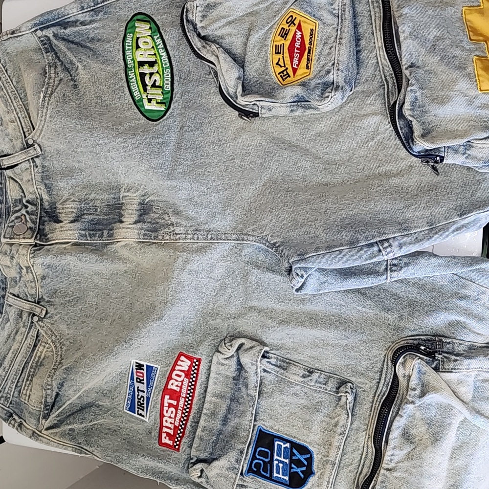 DENIM SHORTS FIRST ROW